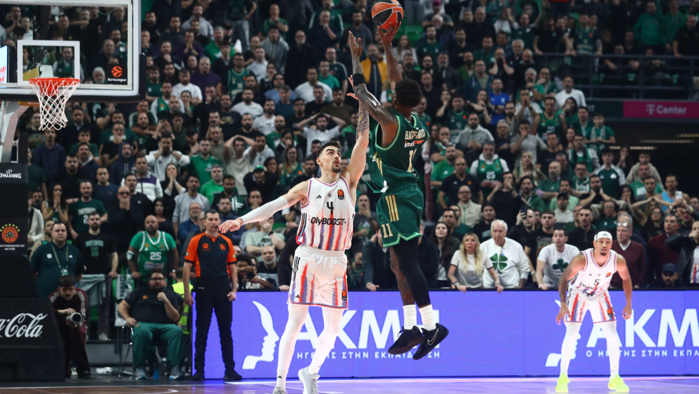 Ήταν φάουλ; Αναλυτής διαιτησίας σχολίασε το σουτ του Χέις-Ντέιβις