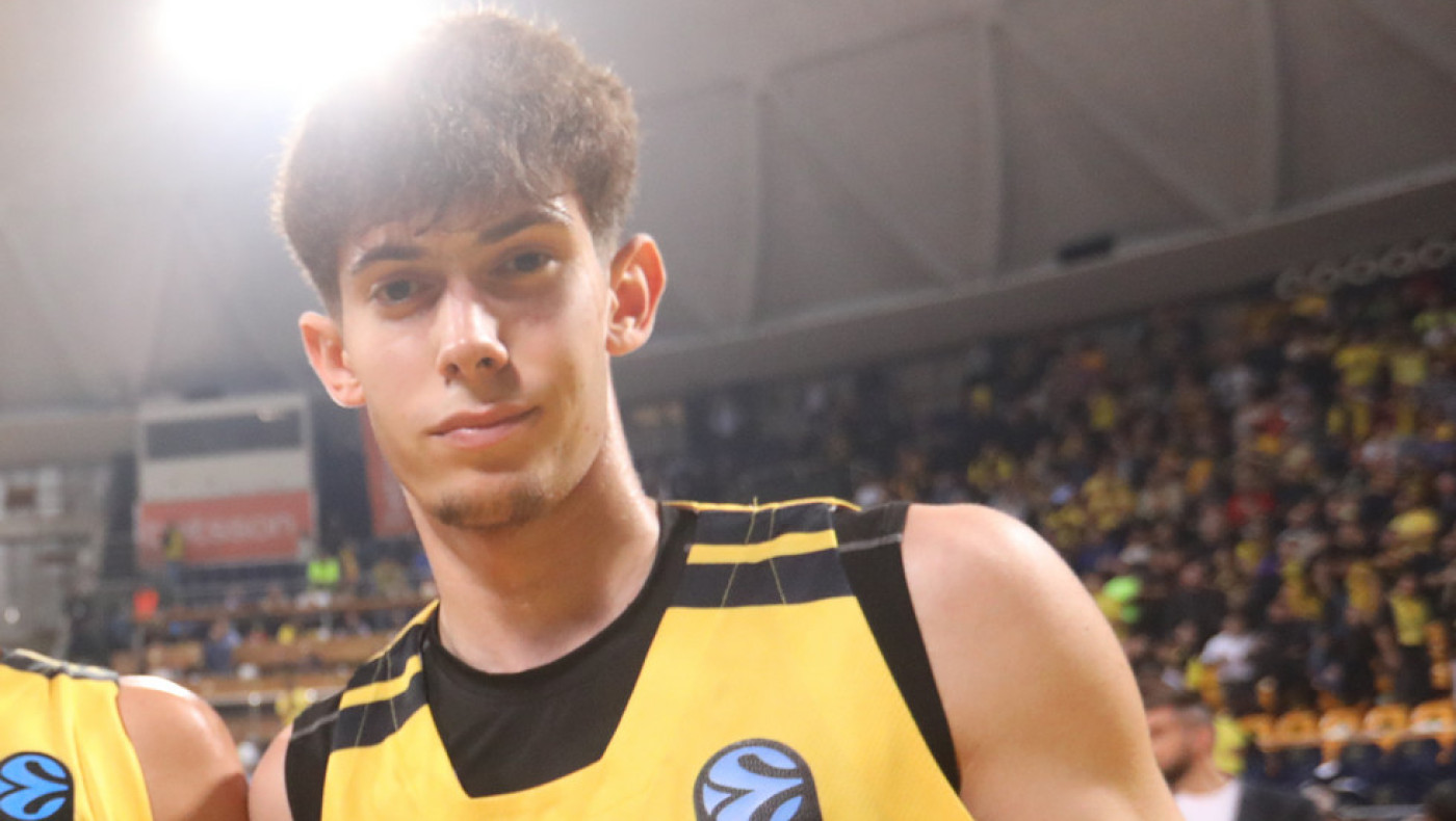 Χατζηλάμπρου﻿: «Έτσι βιώσαμε τις ημέρες που ο γιος μας ήταν εγκλωβισμένος στο Άμπου Ντάμπι»