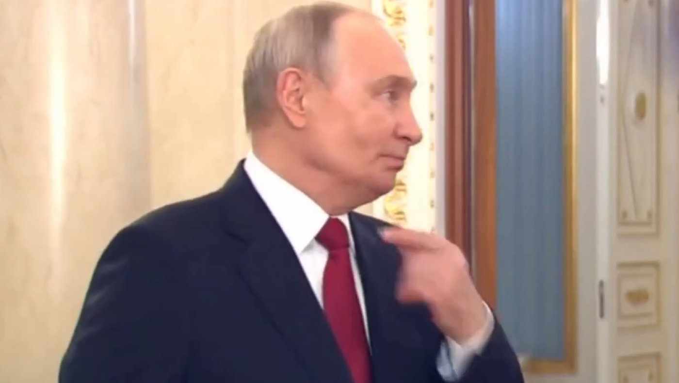 Απίστευτη γκάφα Κρεμλίνου: Ανάρτησαν βίντεο με τον Πούτιν να πνίγεται