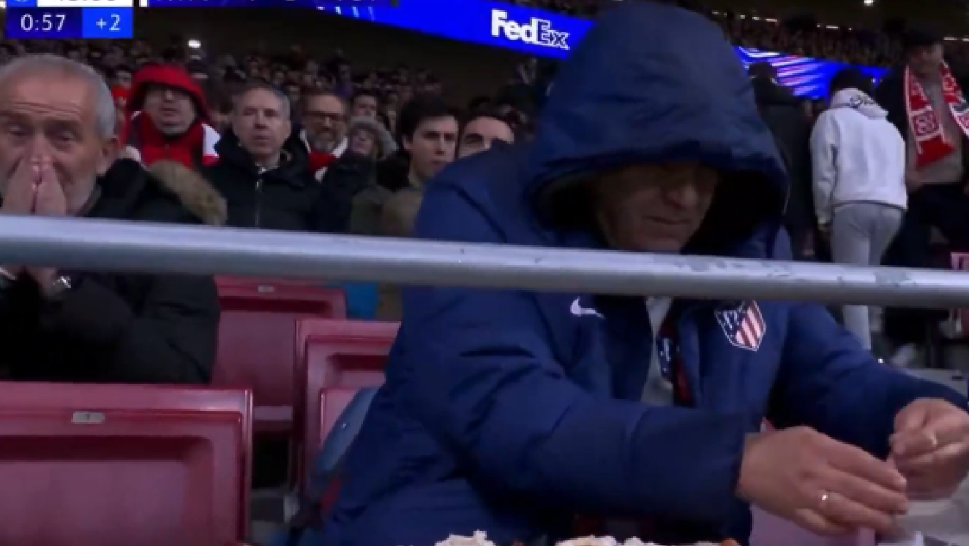 Φίλαθλος της Ατλέτικο έφτιαχνε... βρώμικο την ώρα του ματς με την Τότεναμ