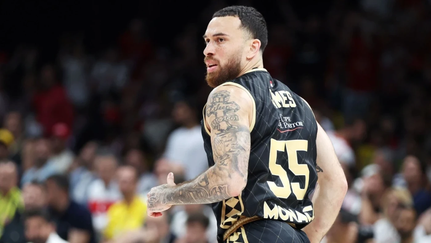 Τζέιμς για το επεισόδιο με τον Οκόμπο: «Ζητώ συγγνώμη από τον αδερφό μου, είναι ντροπιαστικό...»