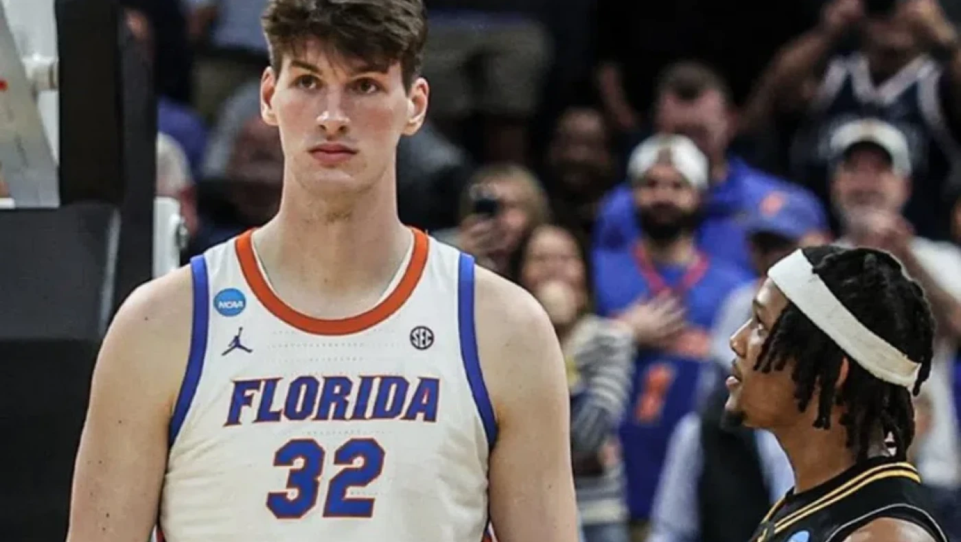 Η μυθική αντίδραση παίκτη όταν αντίκρισε τον πιο ψηλό έφηβο του κόσμου ύψους 2,36μ