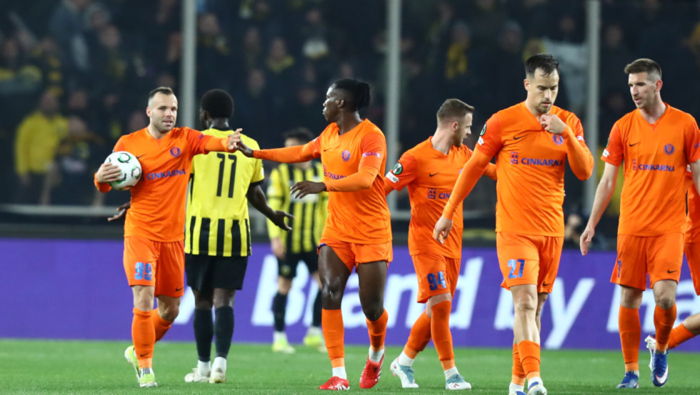 Αποδοκιμασίες από τους οπαδούς της ΑΕΚ μετά το 0-2 της Τσέλιε