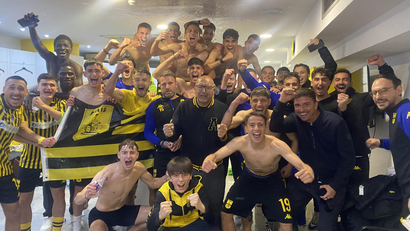 Άρης Κ19: Πανηγυρισμοί με Ρέγες στα αποδυτήρια για την πρόκριση στον τελικό Κυπέλλου