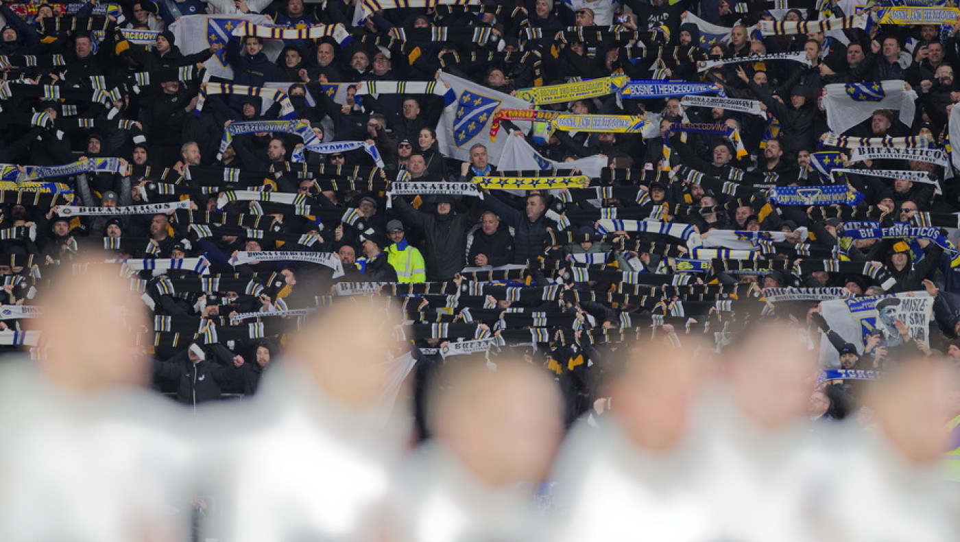 Παράνοια των Βόσνιων για τον «τελικό» με Ιταλία: Νοικιάζουν μπαλκόνια!