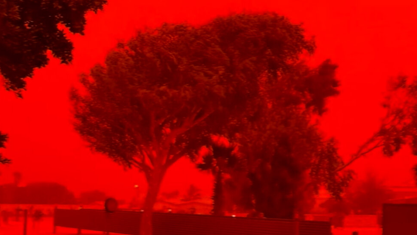 Εικόνες αποκάλυψης στη δυτική Αυστραλία: Γιατί έγινε κόκκινος ο ουρανός