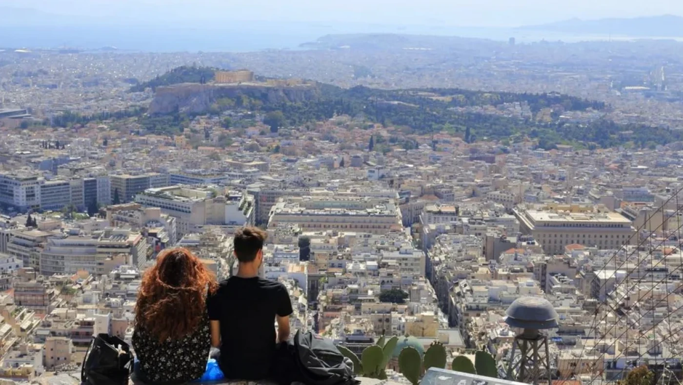 Κατώτατος μισθός: Ποια επιδόματα συμπαρασύρει η αύξησή του και πόσο μεταβάλλονται