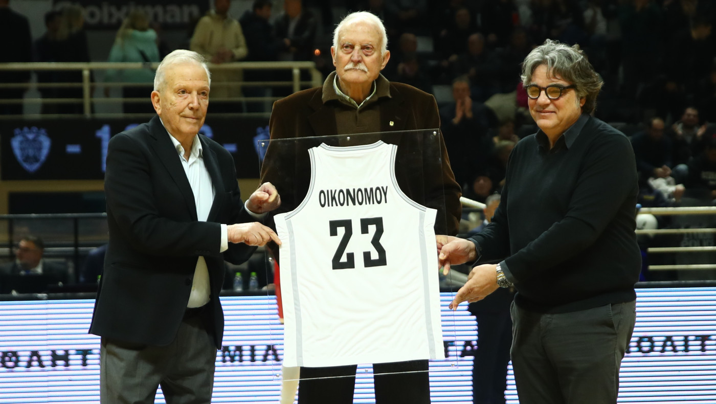 Ο ΠΑΟΚ βράβευσε τον Γιώργο Οικονόμου πριν τον σπουδαίο ημιτελικό με τη Μούρθια