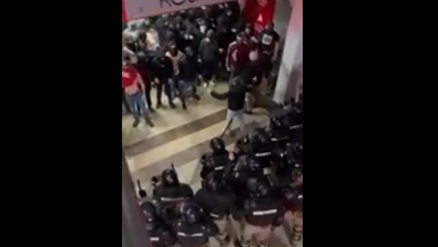 Euroleague: Πώς ξεκίνησαν τα επεισόδια στο Βελιγράδι; Μάχες σώμα με σώμα!