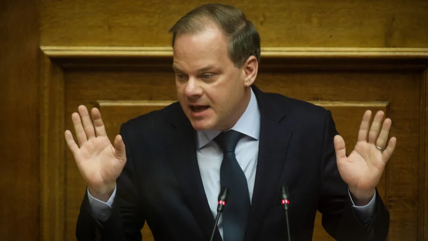 Επικροτούν Καραμανλή κυβερνητικά στελέχη: «Έπραξε σωστά»