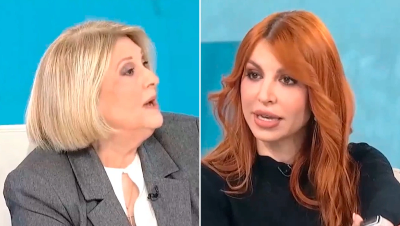 «Ξύλο» Βούλτεψη για την... ηλικία της: «Ξαναμπείτε στην κοιλιά της μαμάς σας»