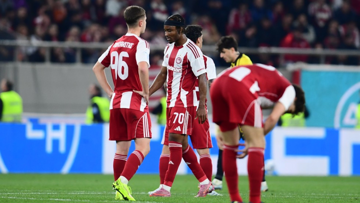 Ολυμπιακός: «Πνίγεται» στις σέντρες, δεν σκοράρει και ψάχνεται