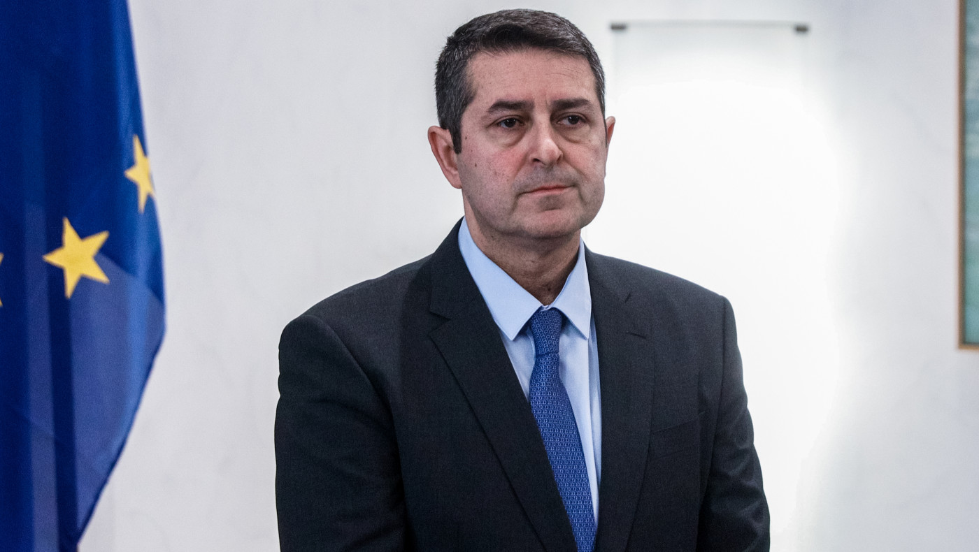 Παραμένει διασωληνωμένος ο Μυλωνάκης: Σταθερή η κατάστασή του