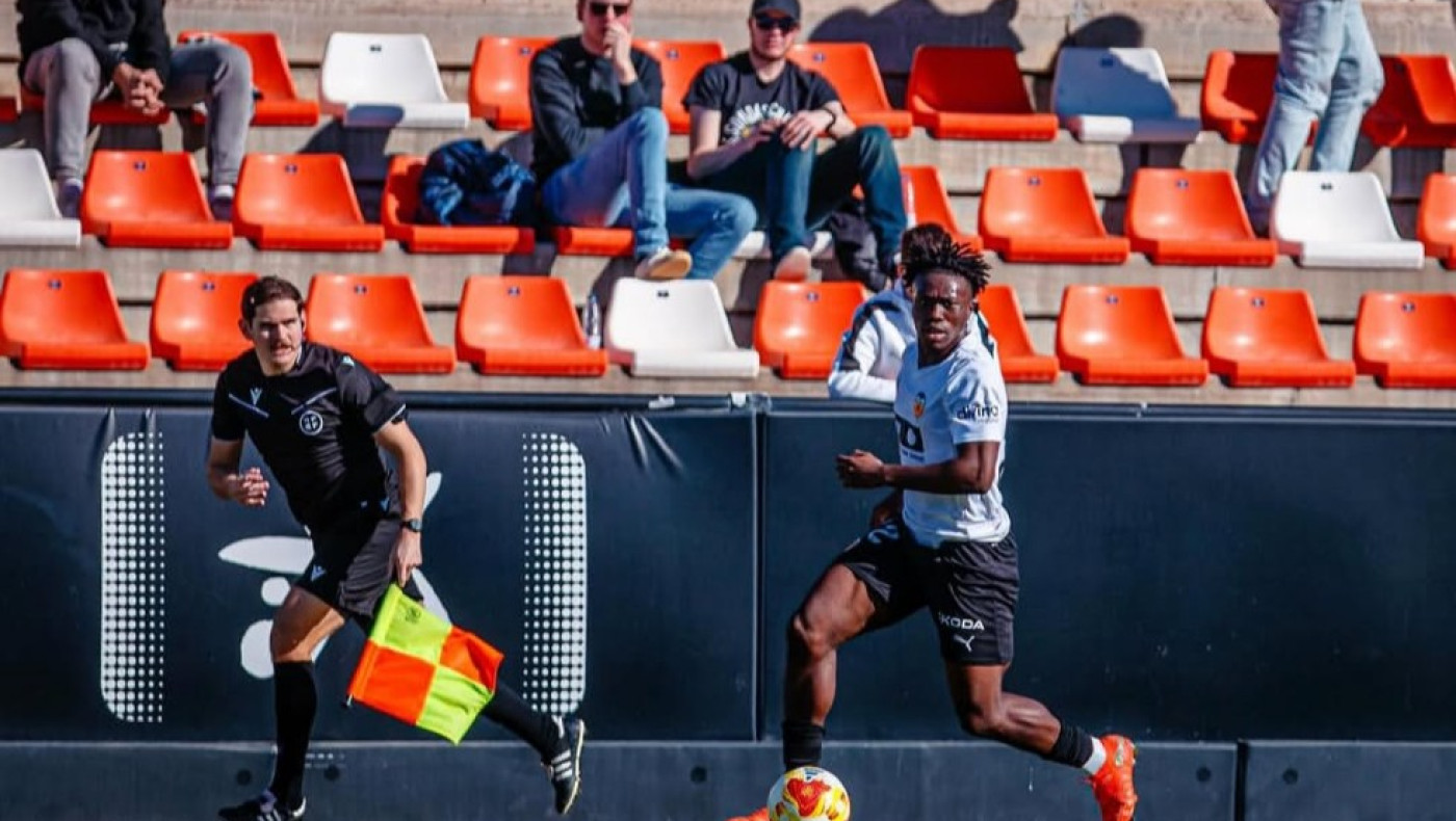 Νταβίντ Οτόρμπι: Το παιδί - ρεκόρ της Βαλένθια που μοιάζει με Γκουέδες, Βινίσιους