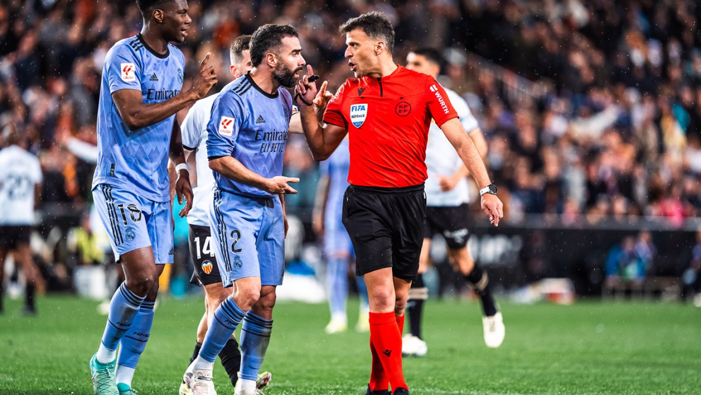 ΑΕΚ-ΠΑΟΚ: Όταν ο Μανθάνο δεχόταν επίθεση από Ρεάλ Μαδρίτης, Μπαρτσελόνα και Ολυμπιακό!