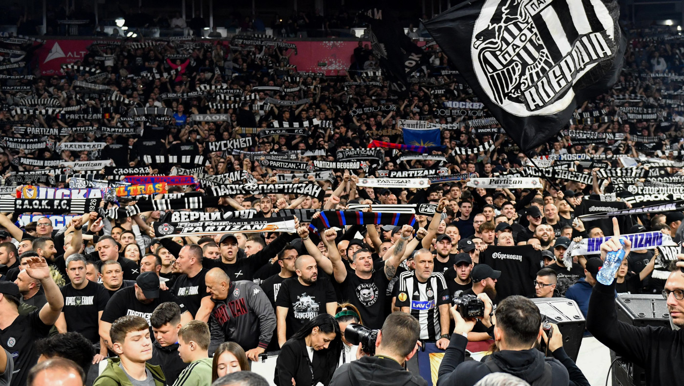 Όταν ΠΑΟΚ και Παρτιζάν γίνονται ένα: Οι αδελφικοί δεσμοί σε ένα άκρως «ασπρόμαυρο» τραγούδι!