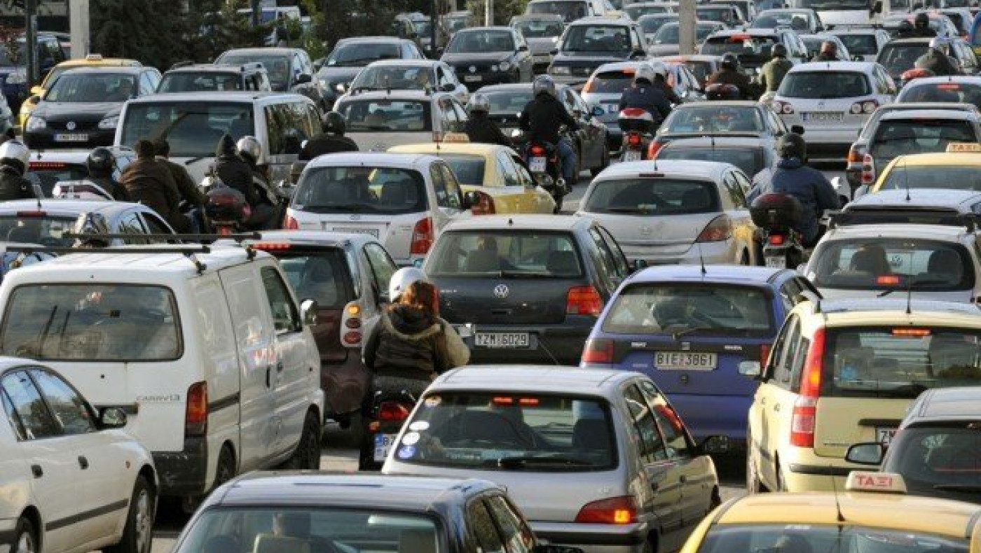 ΕΚΤΑΚΤΟ: Μεγάλο μποτιλιάρισμα λόγω τροχαίου στον Περιφερειακό (ΦΩΤΟ)