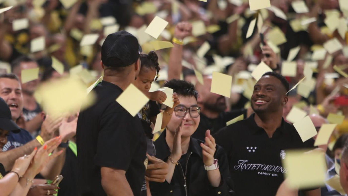 Τρομερός Γιάννης Αντετοκούνμπο: Πόσταρε το σύνθημα να αφήσει το ΝΒΑ για τον Άρη!