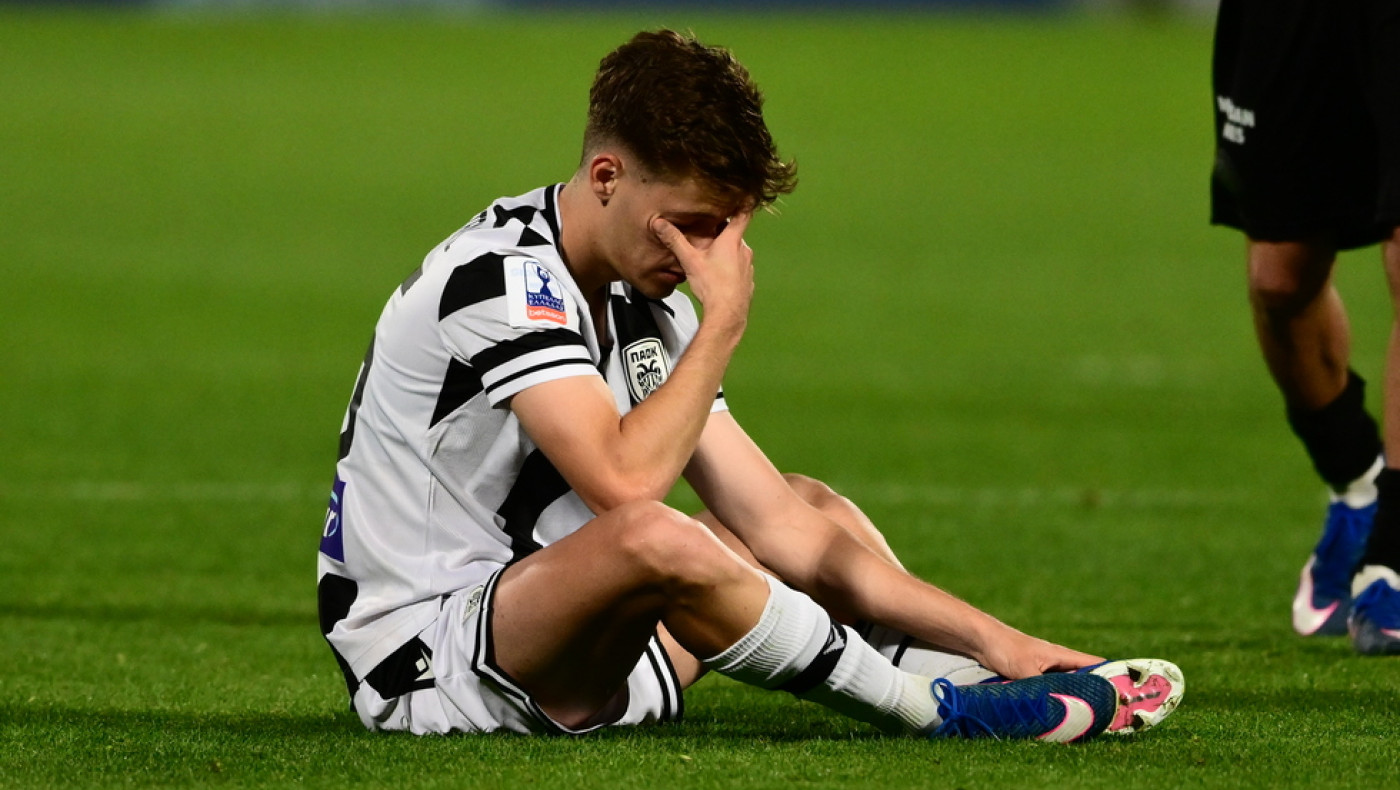 Βαριά σιωπή: Η στεναχώρια των αποσβολομένων παικτών του ΠΑΟΚ μετά την ήττα από τον ΟΦΗ