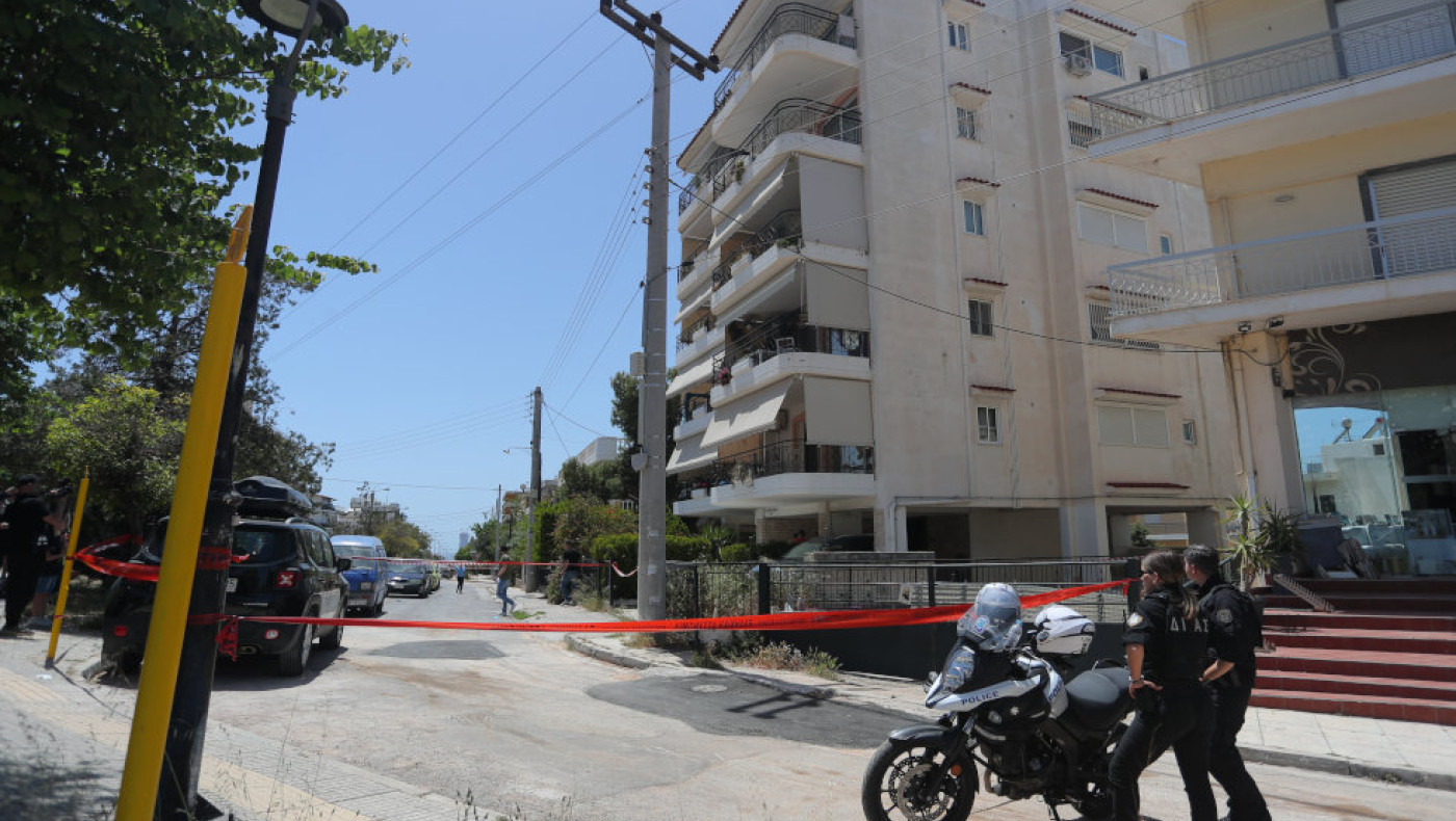 Ηλιούπολη: Δύο 17χρονες έπεσαν στο κενό από τον 6ο όροφο-Νεκρή η μία, σοβαρή η κατάστασης της δεύτερης