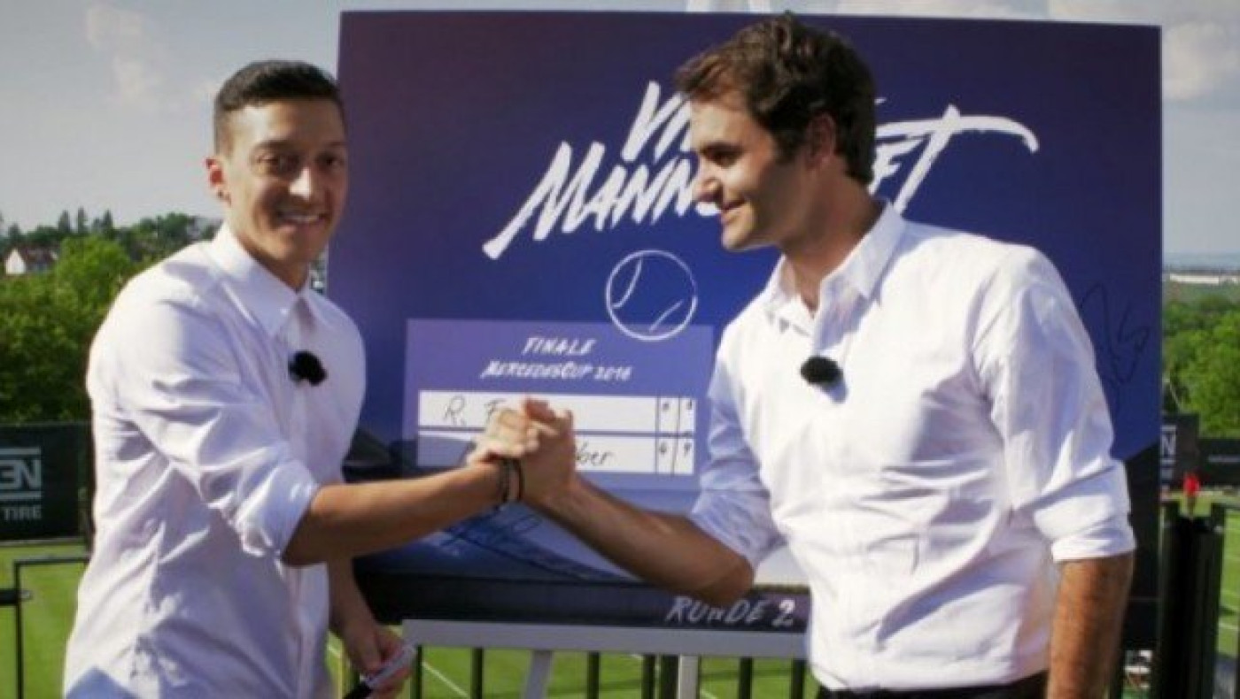 Τρελάθηκε  με  τη νίκη του Φέντερερ ο Οζίλ, καζούρα σε Λούκας! (vid)