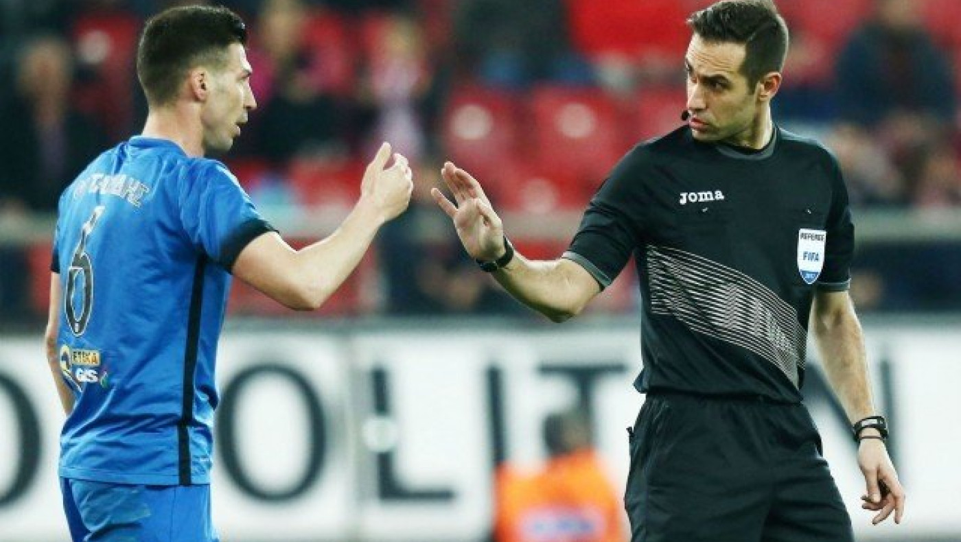 Διαμαρτυρία του Ατρομήτου         για τη διαιτησία στο «Καραϊσκάκη»