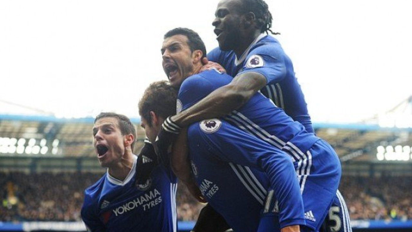 Καλώς    τα   παιδιά, και ο    τίτλος   βάφεται μπλε