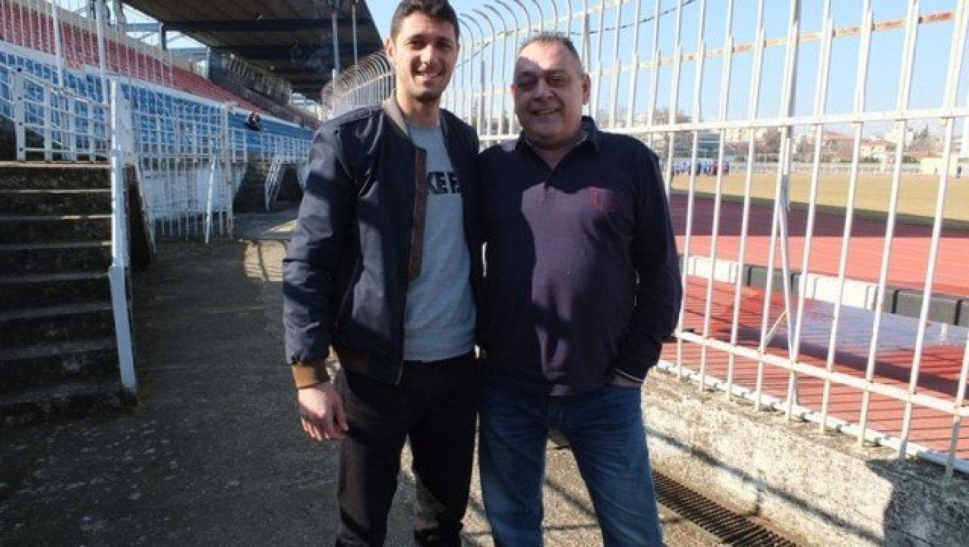 Στα Τρίκαλα                                       ο Έλιο Πίντο