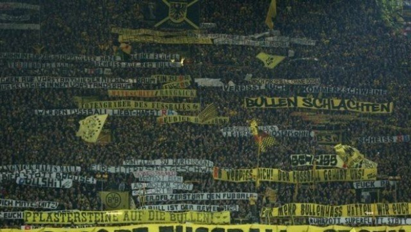 «Το τείχος της ντροπής» εναντίον της                  Λειψίας (pics)