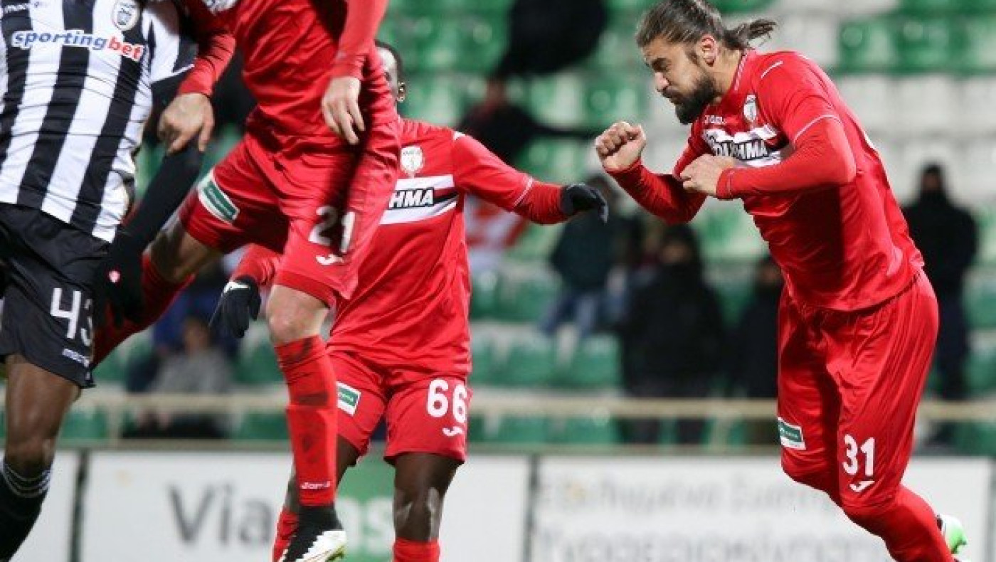 Αστοχία       και        Κύζας   φρέναραν το «τρένο»