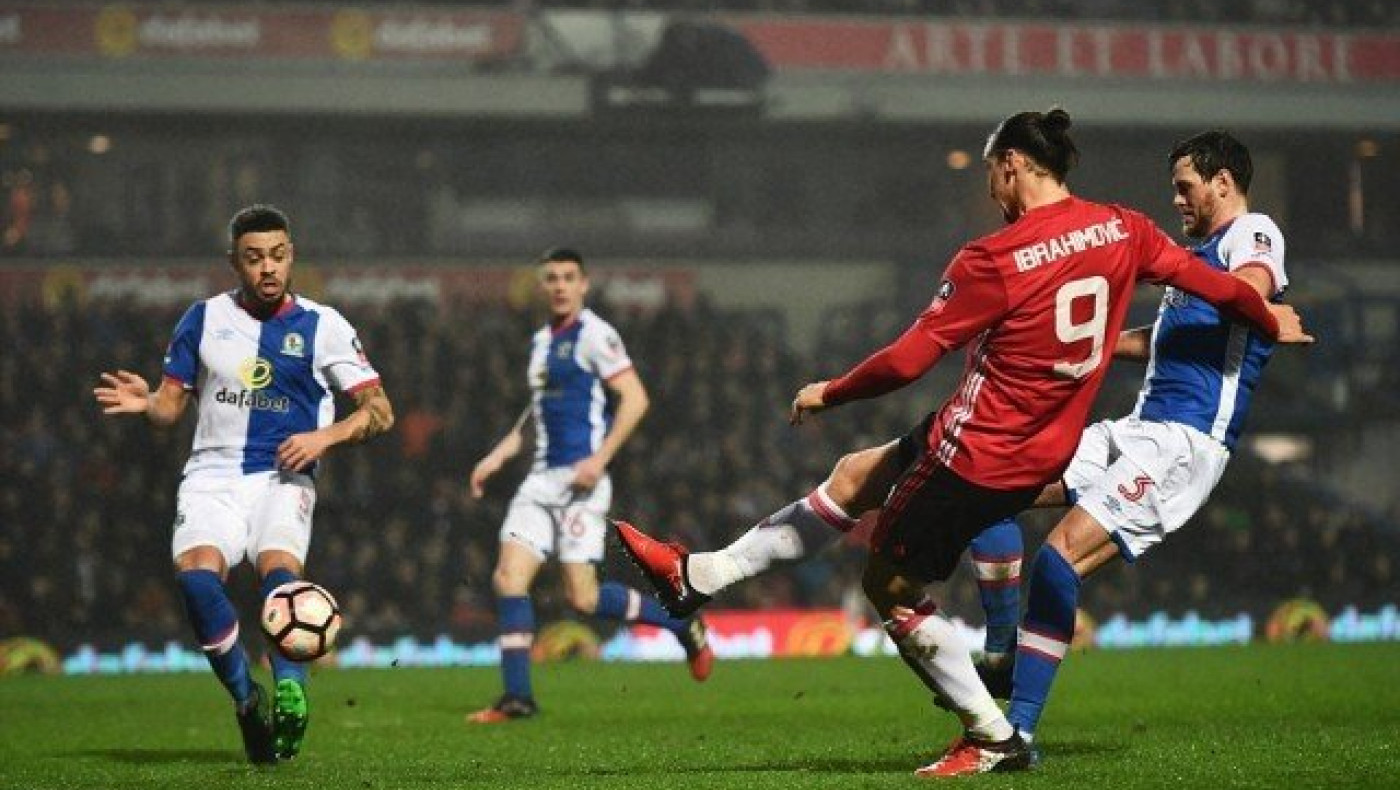 Με κίνηση ματ από τον πάγκο πήρε την πρόκριση η Γιουνάιτεντ (vid)