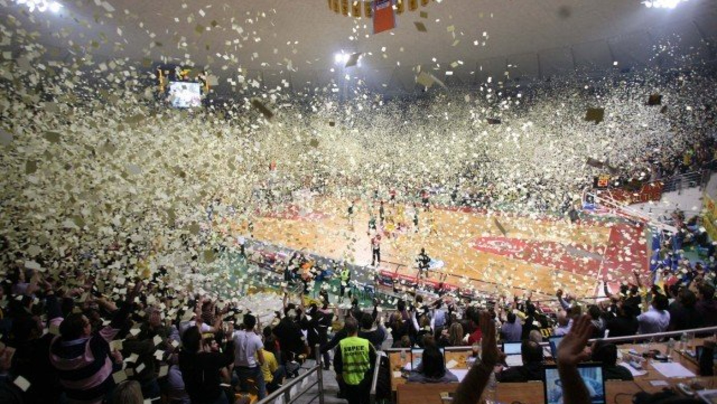 Το          θέλει       και      μπορεί    ο     Αρης