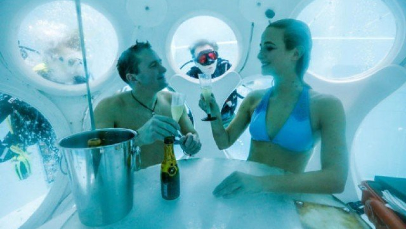 «Pearl»:  Ένα εστιατόριο πέντε μέτρα κάτω από το νερό! (ΒΙΝΤΕΟ)