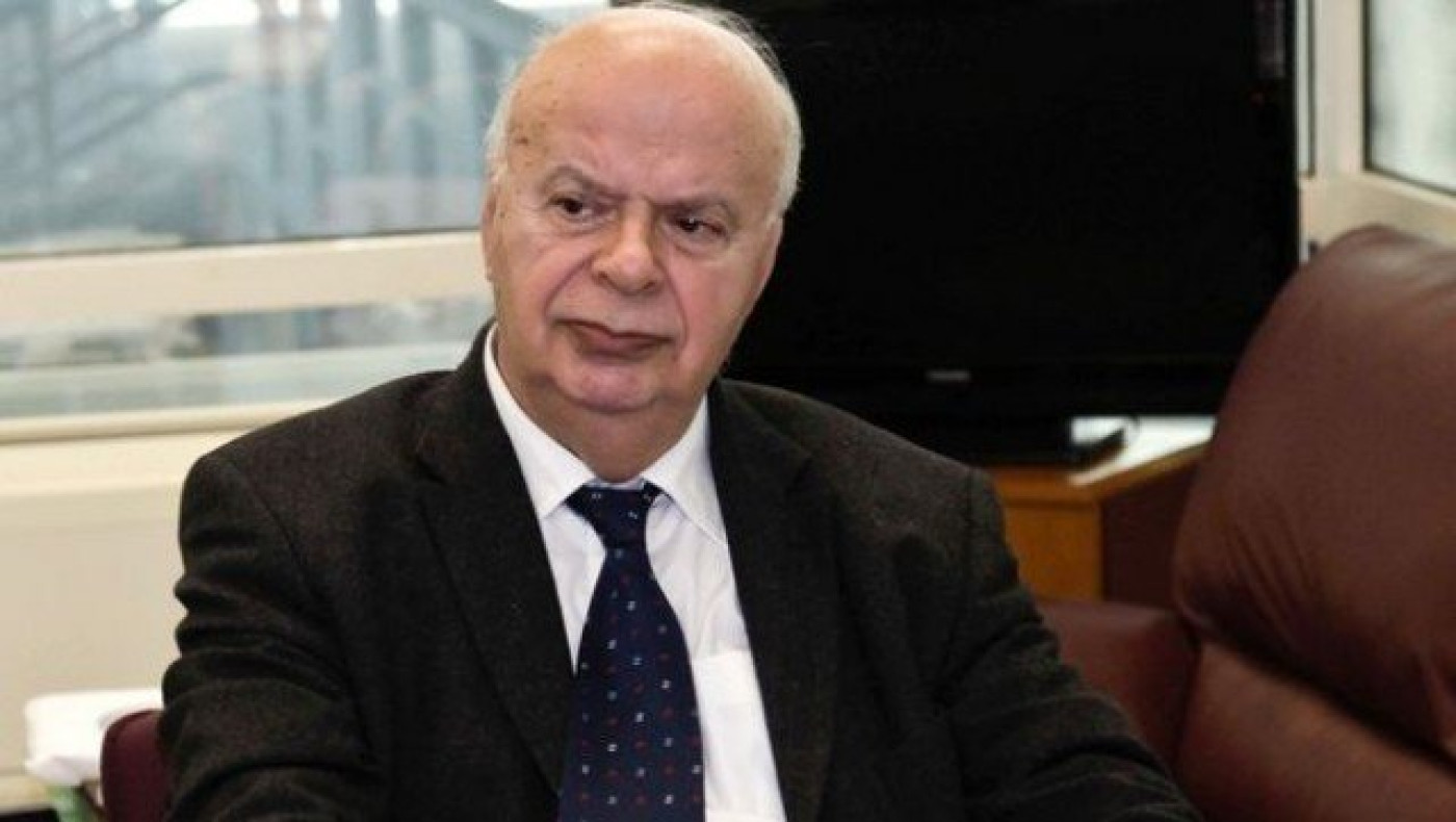 Μάλλον έχει                      δίκιο ο Βασιλακόπουλος