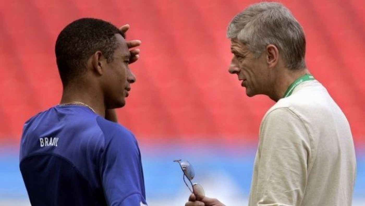 Ζιλμπέρτο Σίλβα: «Ο Βενγκέρ πρέπει     να σταματήσει»