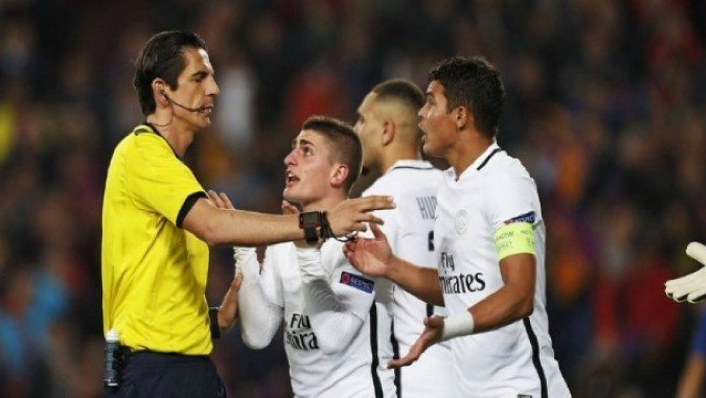 Καταγγελία πως ο διαιτητής του Μπάρτσα  - Παρί έβρισε τους Γάλλους!