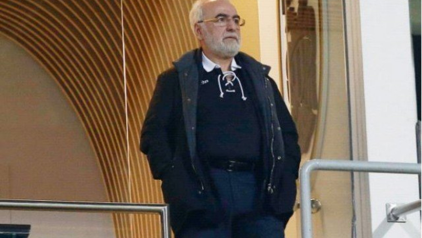 Χρυσώνει τους   παίκτες με την κατάκτηση του Κυπέλλου