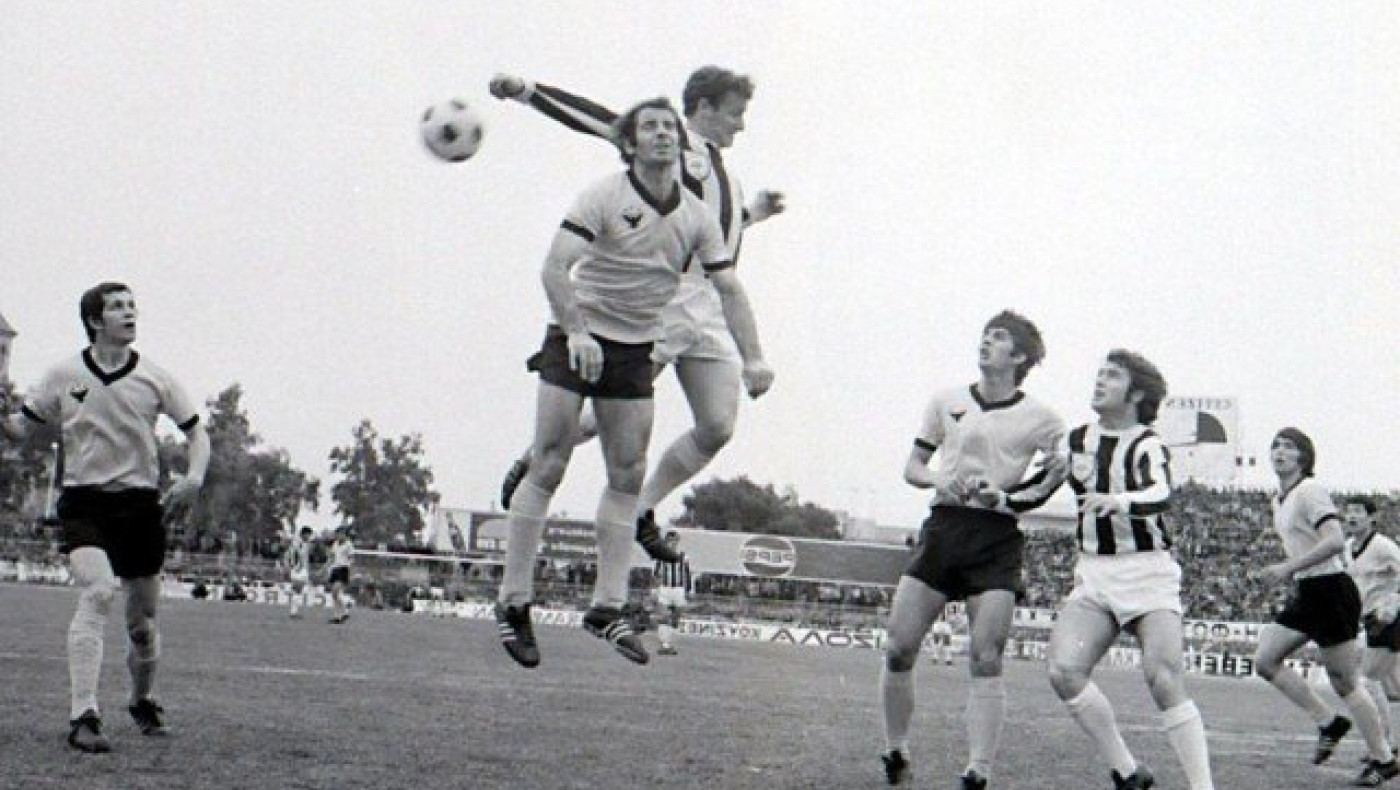 Οι παραδόσεις υπάρχουν                          αλλά δεν παίζουν μπάλα