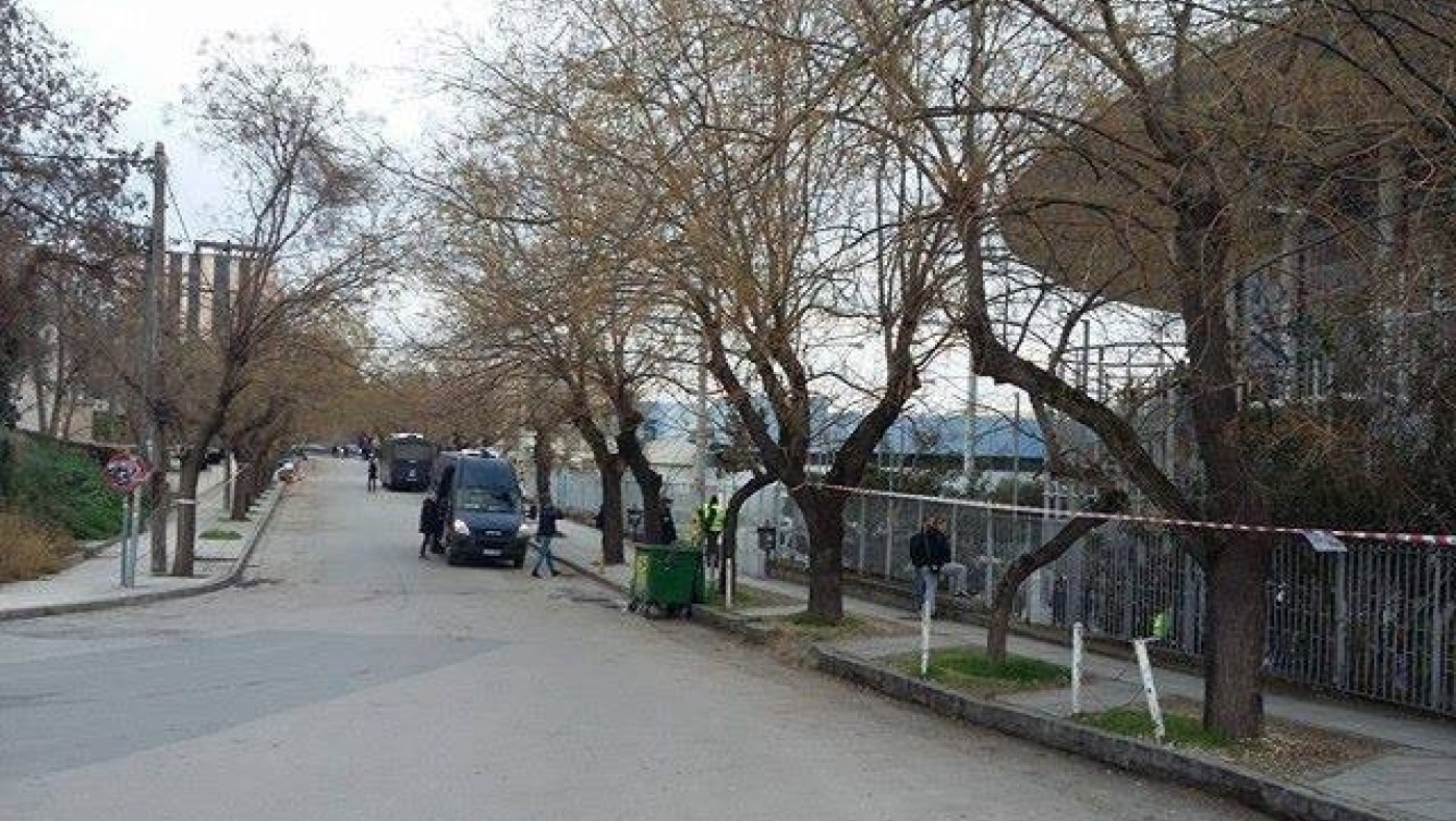 Αυτά      είναι τα μέτρα έξω από το Αλεξάνδρειο (vid)
