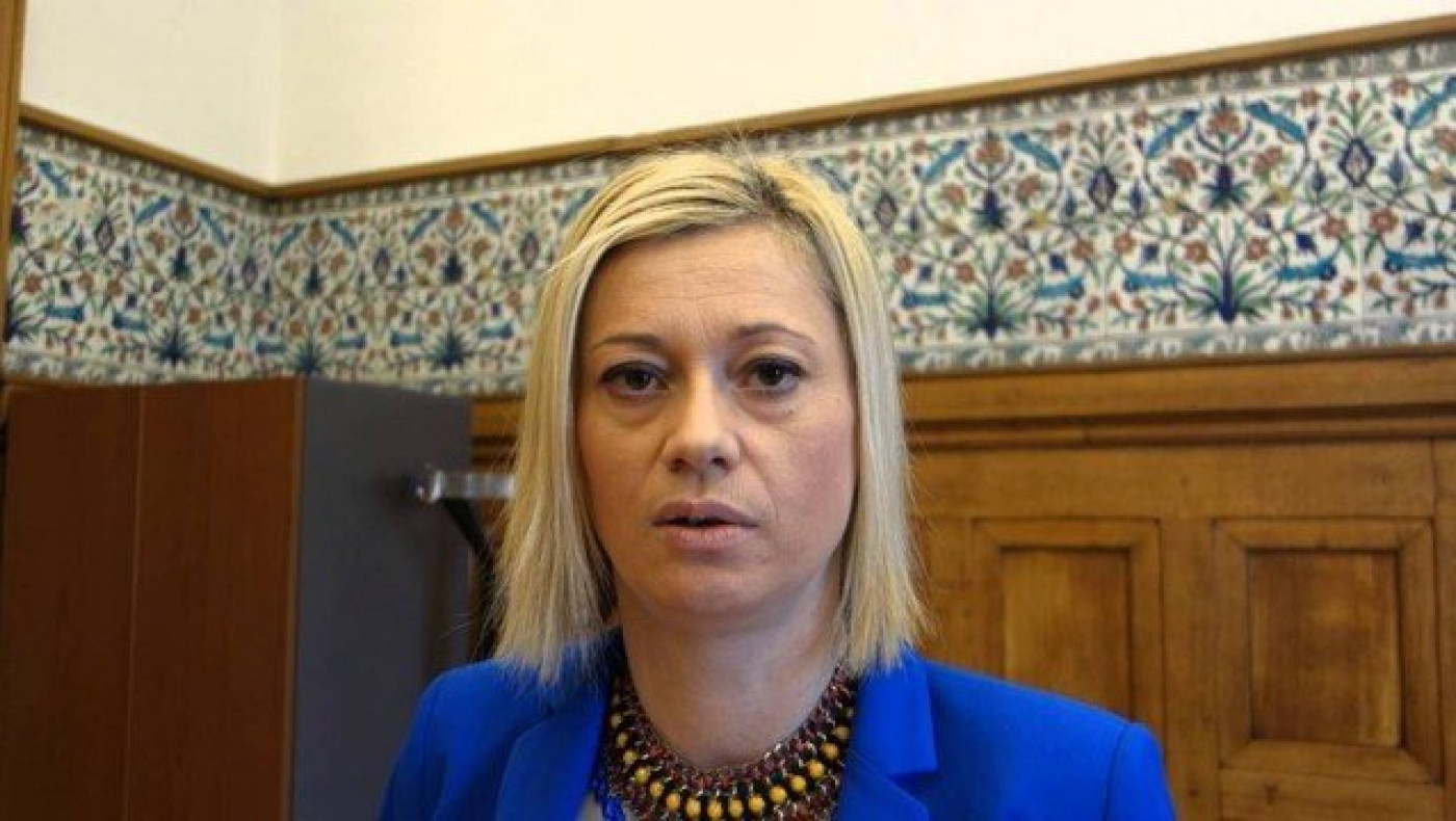 Ρ. Μακρή: Οι σκηνές είναι για τους ηθοποιούς, όχι για τους πολιτικούς