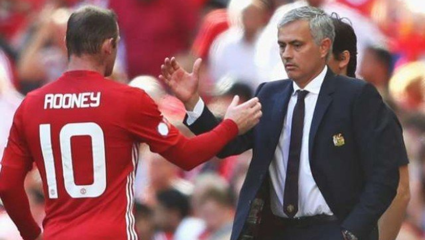 Μουρίνιο: «Θέλω τον Ρούνεϊ και του χρόνου στην ομάδα μου»