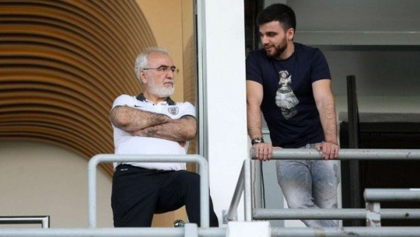 Στα αποδυτήρια    Ιβάν   και   Γιώργος    Σαββίδης!