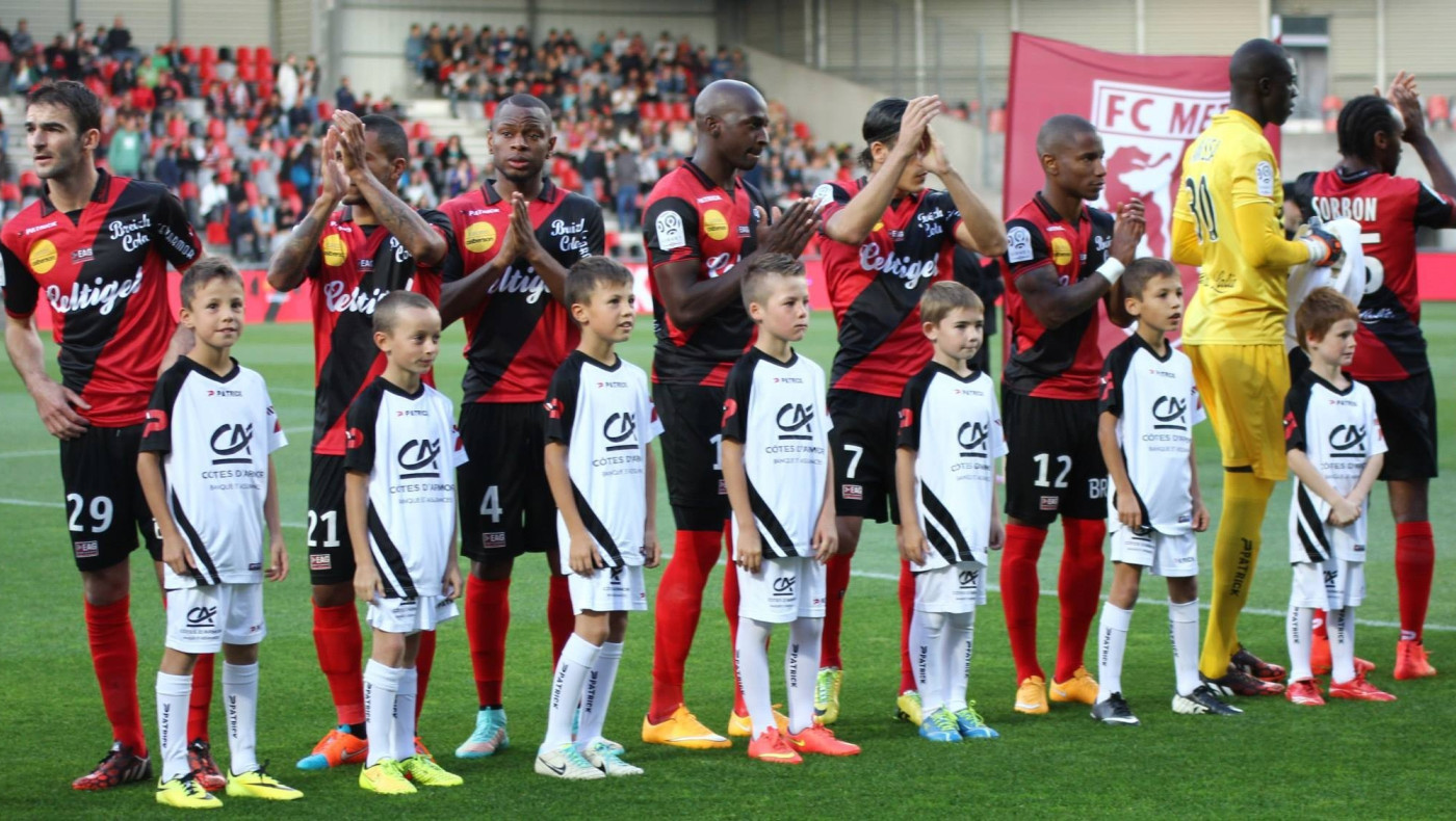 Με την πλάτη στον τοίχο η Γκινγκάμπ