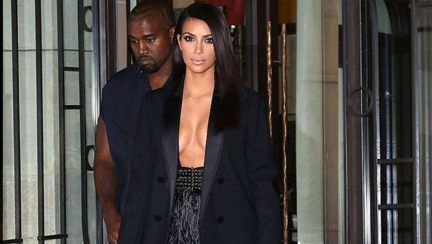 Η Κim Kardashian «ξέχασε» να βάλει μπλούζα