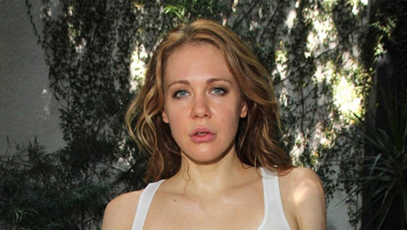 Waitland Ward: Δείτε την να προπονείται με λευκό see-through μπλουζάκι! (pics)