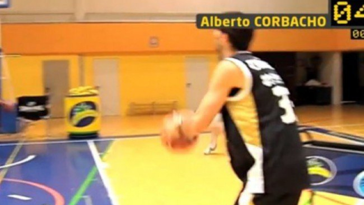 Απίστευτο! Έβαλε 89 στα 100 τρίποντα (video)