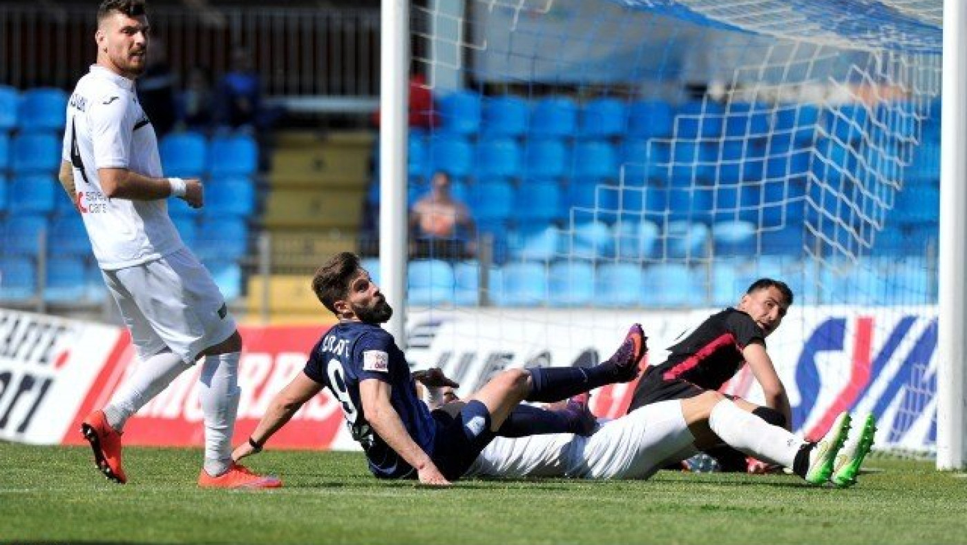 Ο Ζάιρο             της        έκλεψε την       πεντάδα!