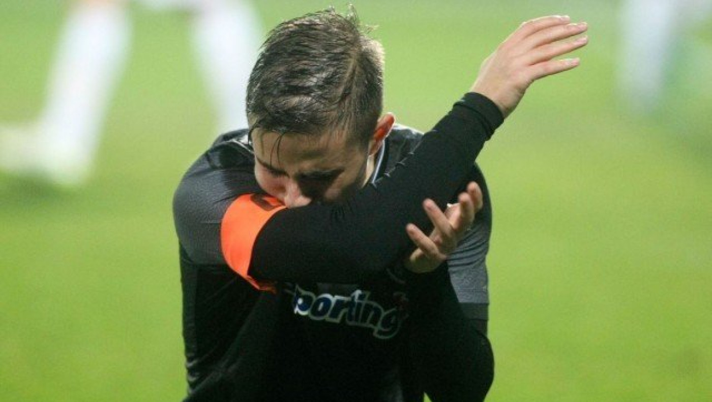 «Σταυρώστε      τον»   …   αυτός    φταίει    για     όλα