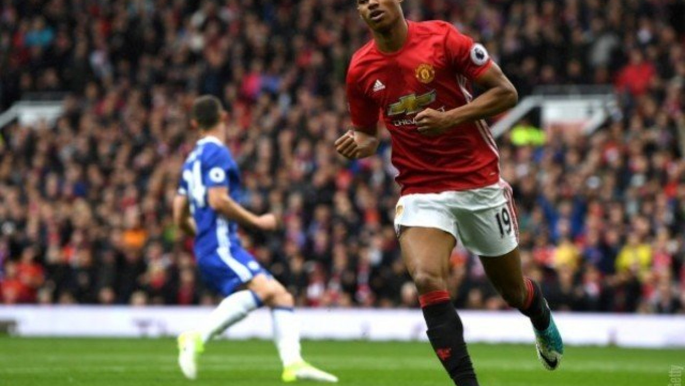 Κυρίαρχη η           Γιουνάιτεντ, «φωτιά» η κορυφή!