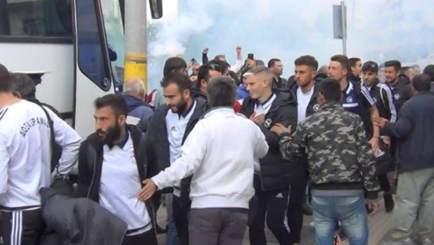 Αποθέωση στην αναχώρηση της Δόξας και απαίτηση για διπλό ανόδου (vid)